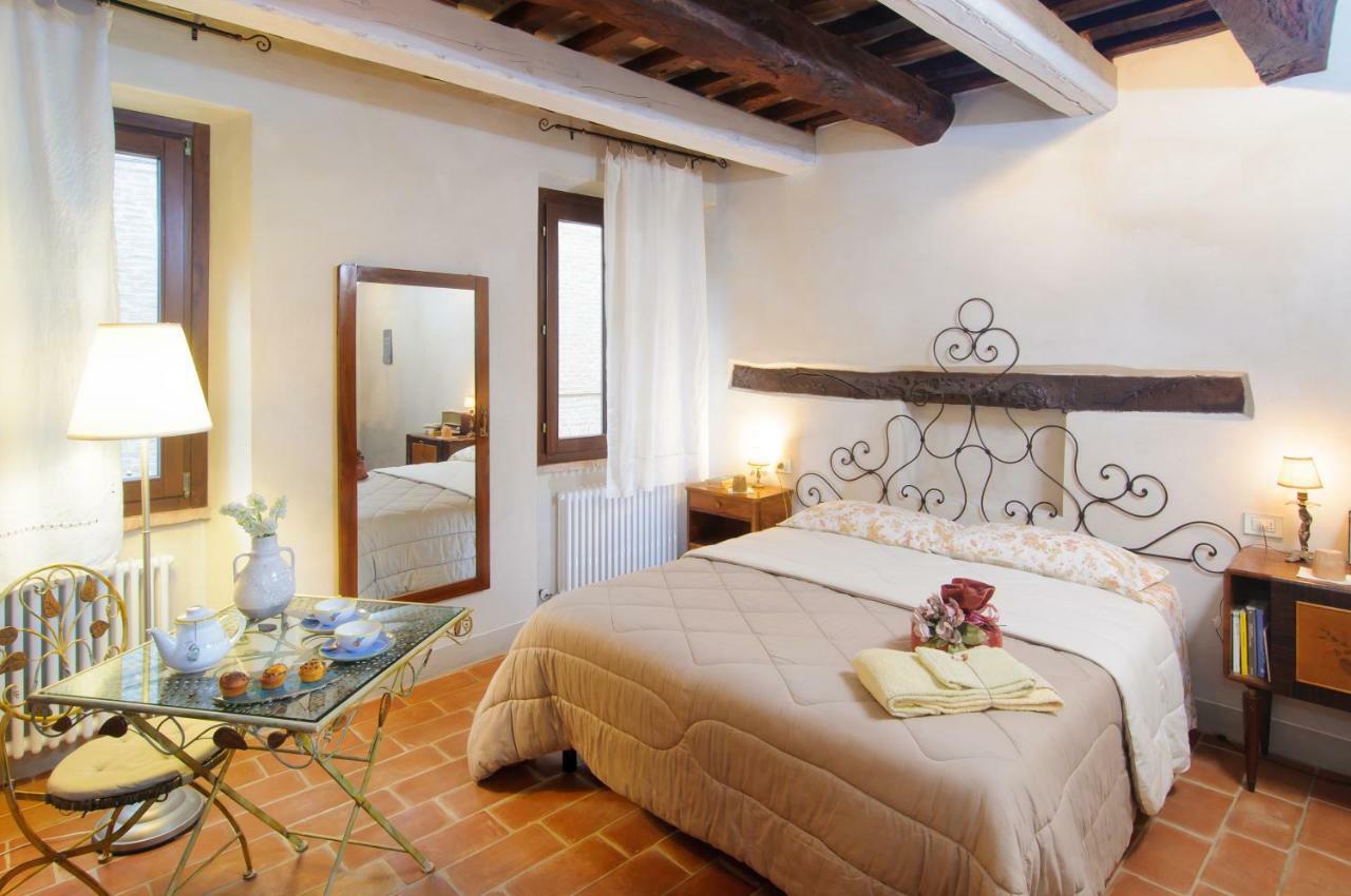 Pomarancio Bnb Saludecio Exterior foto